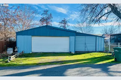 103 SE 17th Ave, Milton-Freewater, OR 97862 - Photo 2
