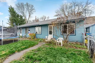 1008 Snipes St, The Dalles, OR 97058 - Photo 2