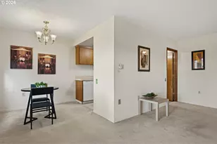 11490 SW Crown Dr, King City, OR 97224 - Photo 10
