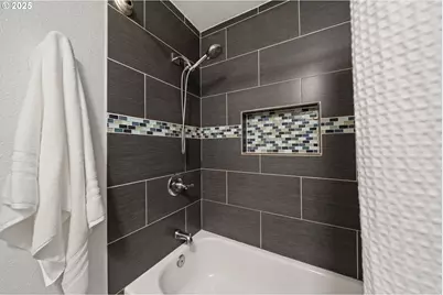 1948 NE Sunrise Ln, Hillsboro, OR 97124 - Photo 18