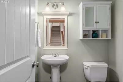 5005 SW View Point Ter, Portland, OR 97239 - Photo 10