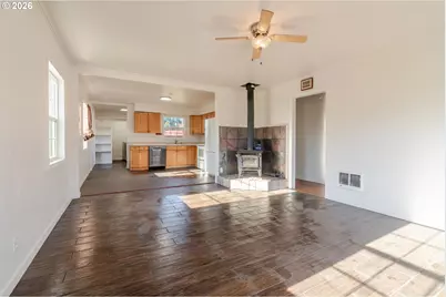 1360 2nd Ave, Sweet Home, OR 97386 - Photo 4