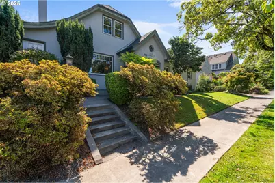 830 NE Cesar E Chavez Blvd, Portland, OR 97232 - Photo 2