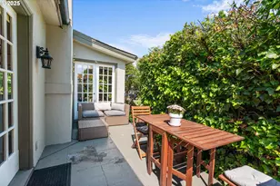 830 NE Cesar E Chavez Blvd, Portland, OR 97232 - Photo 18