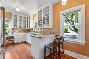 830 NE Cesar E Chavez Blvd, Portland, OR 97232 - Photo 10