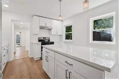 8806 NE Sacramento St, Portland, OR 97220 - Photo 16