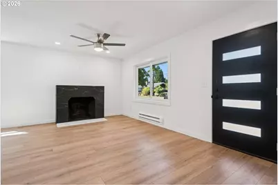 8806 NE Sacramento St, Portland, OR 97220 - Photo 6