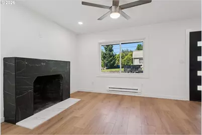 8806 NE Sacramento St, Portland, OR 97220 - Photo 8
