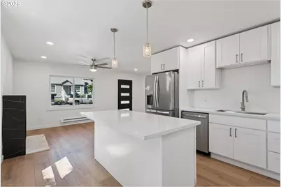 8806 NE Sacramento St, Portland, OR 97220 - Photo 18