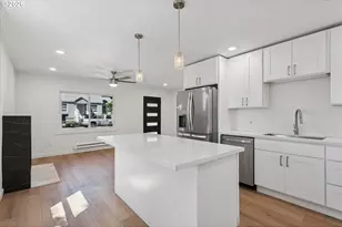 8806 NE Sacramento St, Portland, OR 97220 - Photo 18