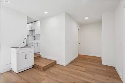 8806 NE Sacramento St, Portland, OR 97220 - Photo 26