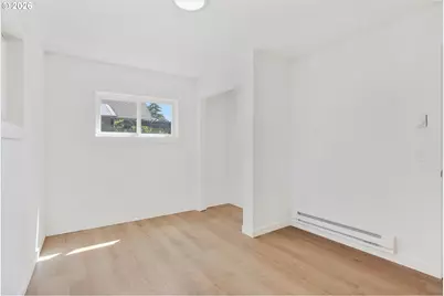 8806 NE Sacramento St, Portland, OR 97220 - Photo 30