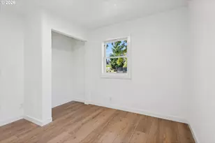 8806 NE Sacramento St, Portland, OR 97220 - Photo 24