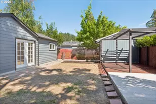 8806 NE Sacramento St, Portland, OR 97220 - Photo 36