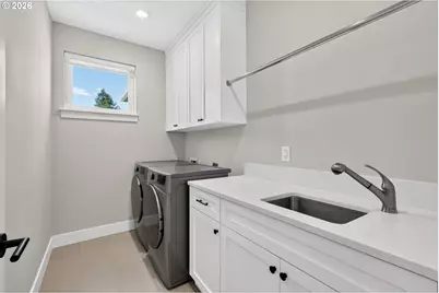 9228 SW 50th Ave, Portland, OR 97219 - Photo 32