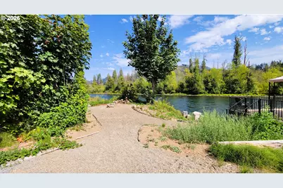49570 McKenzie Hwy, Vida, OR 97488 - Photo 8