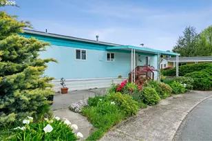 1418 Pine St, Silverton, OR 97381 - Photo 2