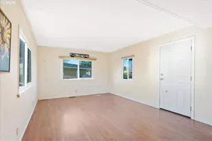1418 Pine St, Silverton, OR 97381 - Photo 12