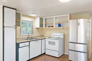 1418 Pine St, Silverton, OR 97381 - Photo 16