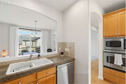 2442 NW Burnett St, Portland, OR 97229 - Photo 10