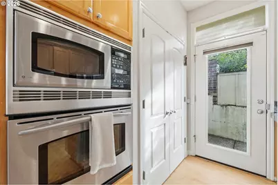 2442 NW Burnett St, Portland, OR 97229 - Photo 12