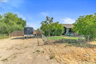 219 Berrydale Ave, Medford, OR 97501 - Photo 28