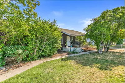 219 Berrydale Ave, Medford, OR 97501 - Photo 26