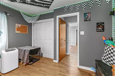 219 Berrydale Ave, Medford, OR 97501 - Photo 16