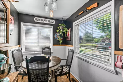 219 Berrydale Ave, Medford, OR 97501 - Photo 6