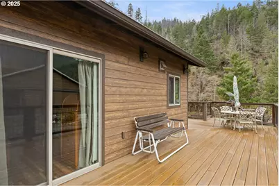 4696 Cow Creek Rd, Riddle, OR 97469 - Photo 18