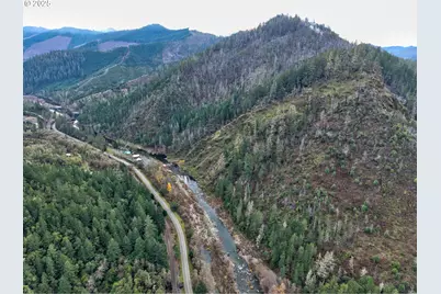 4696 Cow Creek Rd, Riddle, OR 97469 - Photo 38