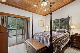 4696 Cow Creek Rd, Riddle, OR 97469 - Photo 12