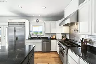 11000 NE Red Hills Rd, Dundee, OR 97115 - Photo 16