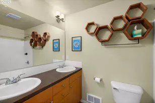 7561 N Leavitt Ave, Portland, OR 97203 - Photo 24