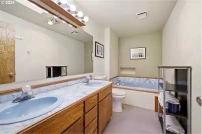 1910 SW 3rd Dr, Gresham, OR 97080 - Photo 28