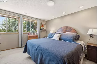 1910 SW 3rd Dr, Gresham, OR 97080 - Photo 14