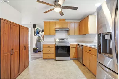 1040 Ashland St, Kalama, WA 98625 - Photo 10