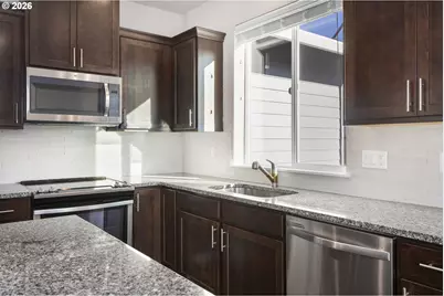 1092 E 1st Ave, Estacada, OR 97023 - Photo 2