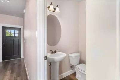 1092 E 1st Ave, Estacada, OR 97023 - Photo 6