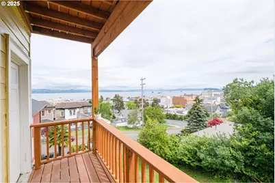 640 8th St, Astoria, OR 97103 - Photo 12