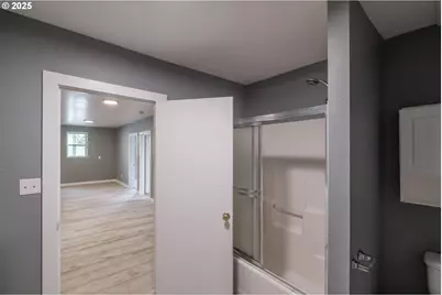 640 8th St, Astoria, OR 97103 - Photo 18