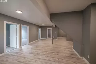 640 8th St, Astoria, OR 97103 - Photo 14