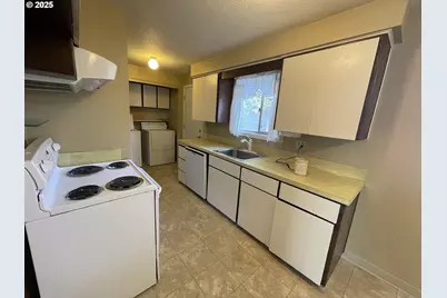 490 NW 3rd St, Hermiston, OR 97838 - Photo 6