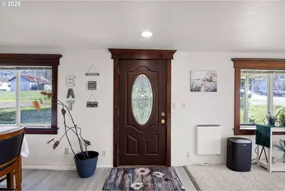 116 NE 8th St, Oakland, OR 97462 - Photo 4