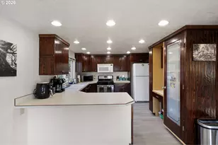 116 NE 8th St, Oakland, OR 97462 - Photo 12