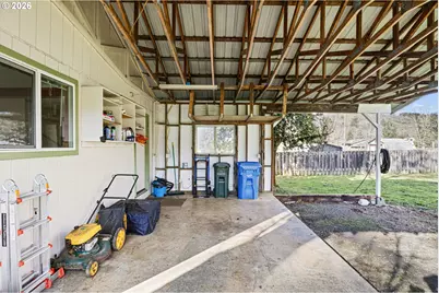 116 NE 8th St, Oakland, OR 97462 - Photo 38