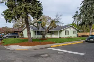 128 Robbins St, Woodland, WA 98674 - Photo 8