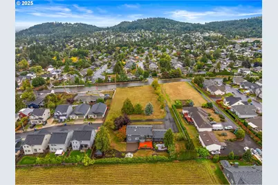 2607 SW Pleasant View Dr, Gresham, OR 97080 - Photo 4