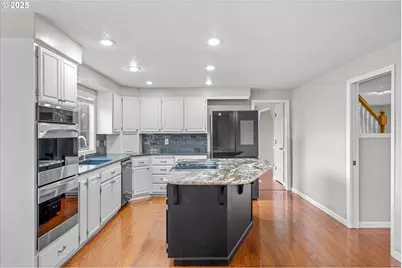 2607 SW Pleasant View Dr, Gresham, OR 97080 - Photo 10