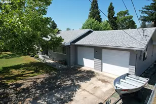 131 Mountain View Ave, Myrtle Creek, OR 97457 - Photo 38